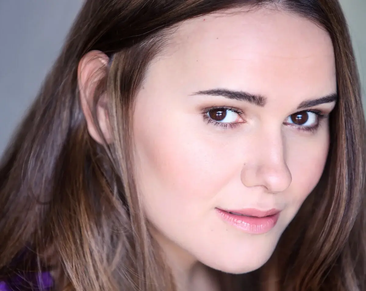 Ariana Howell — Actor